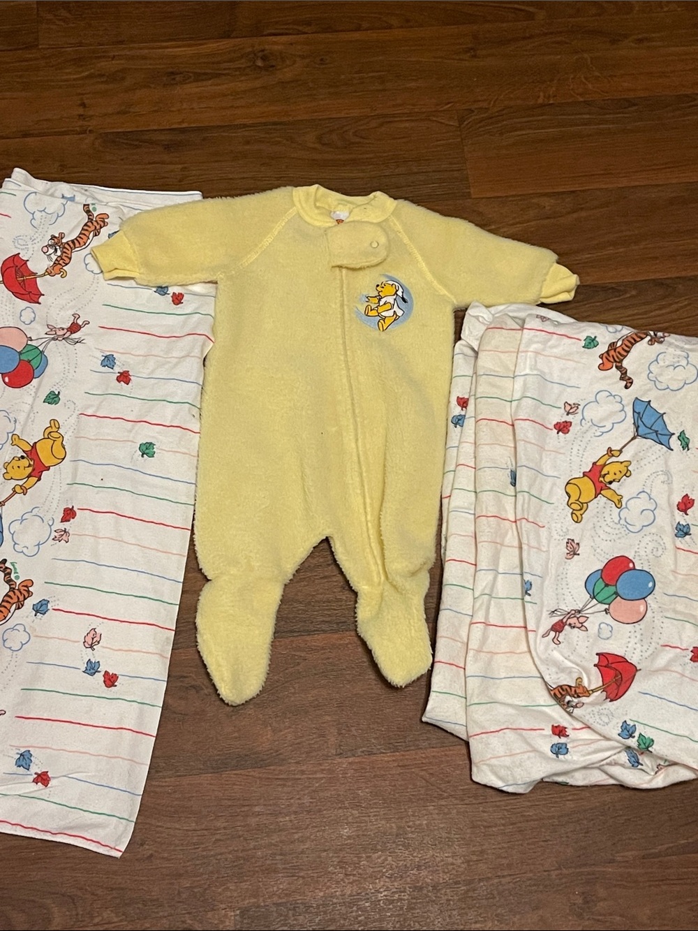Vintage Winnie the Pooh Sleeper/Sheets 90’s